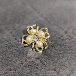 Vintage Four Leaf Clover Brooche with Faux Pearls & Rhinestone Center